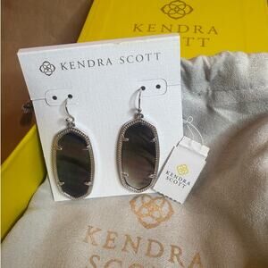 BNWT & Box Perfect Gift Kendra Scott Elle Earrings in Black Mother of Pearl